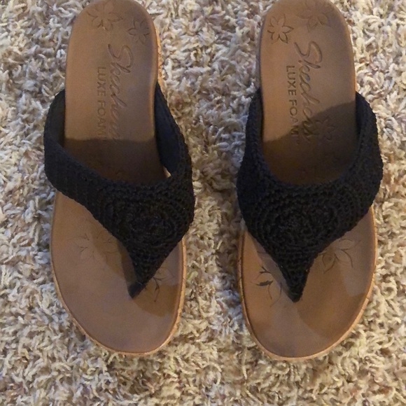 skechers luxe foam flip flops